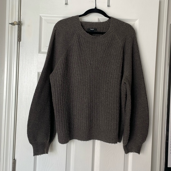 Simply Vera Sweater - Picture 1 of 5
